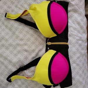 NEW WITH TAG Fashion Nova Color Block Bikini Top Size Small